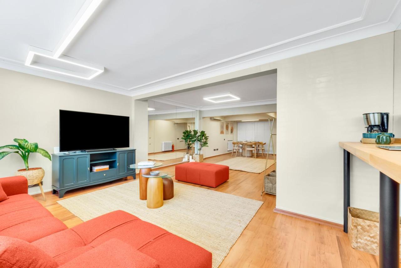 Апартаменты Modern Flat In The Heart Of Стамбул Экстерьер фото