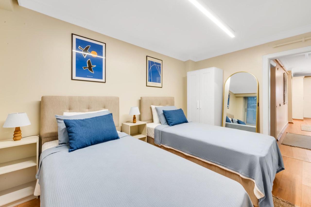 Апартаменты Modern Flat In The Heart Of Стамбул Экстерьер фото
